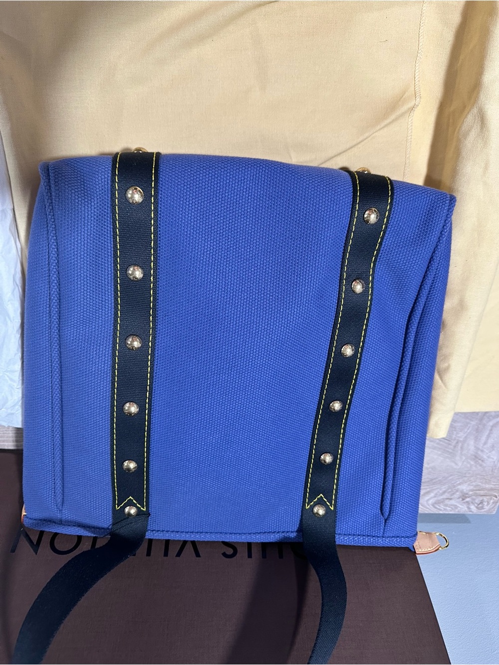 Louis Vuitton Toile Antigua Canvas Tote, periwinkle blue with gold-tone hardware - Picture 8 of 11